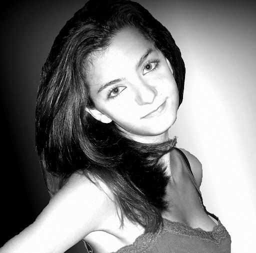 Maria Cabral Photo 11