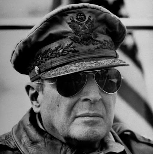 Douglas Macarthur Photo 14