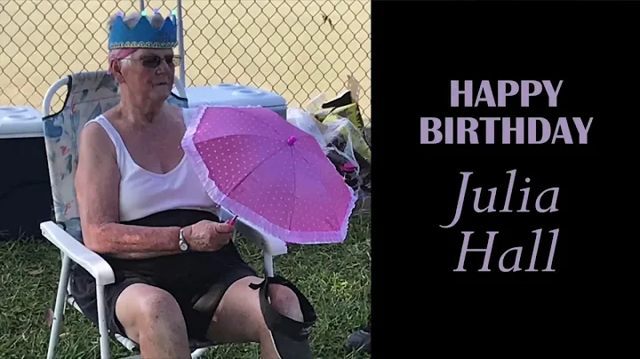 Julia Hall Photo 37