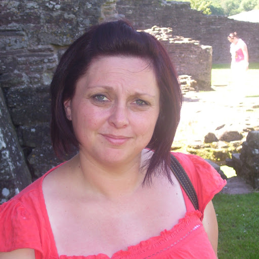 Sara Bowyer Photo 12