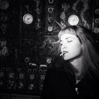 Sarah Wintle Photo 5
