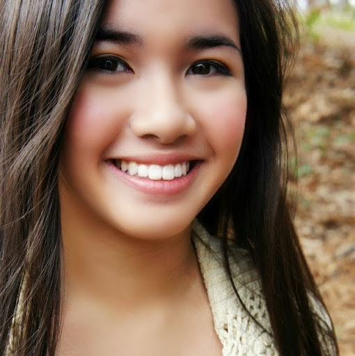 Emily Hoang Photo 15