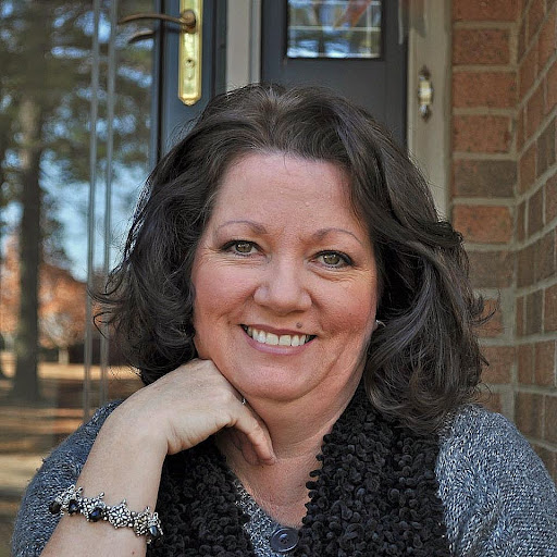 Jackie Benton Photo 12