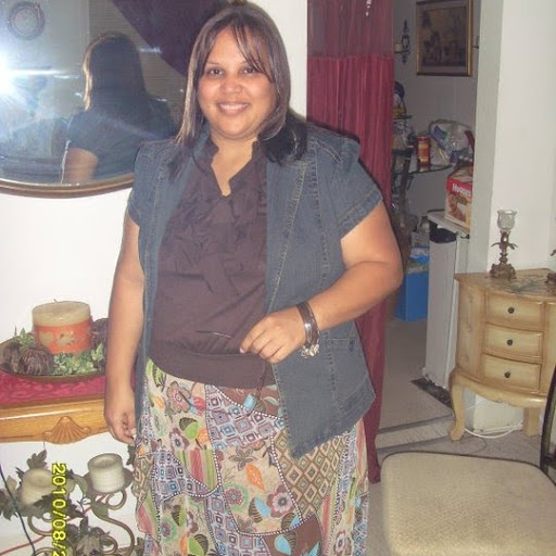 Aimee Santiago Photo 9