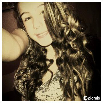 Caroline Botelho Photo 11