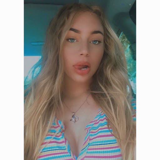 Victoria Stafford Photo 10