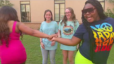 Stephanie Mayberry Photo 30
