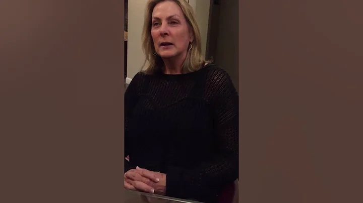 Laurie Daniels Photo 35