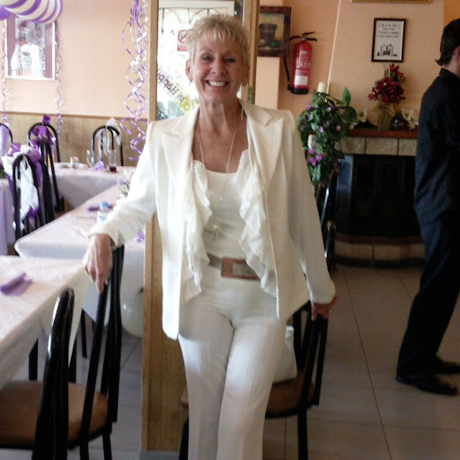 Carol Burrows Photo 9