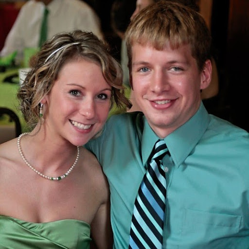 Emilee Bell Photo 9