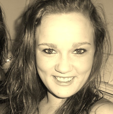 Megan Mcloughlin Photo 14