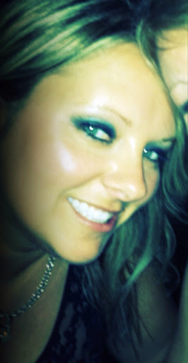 Nicki Moore Photo 10