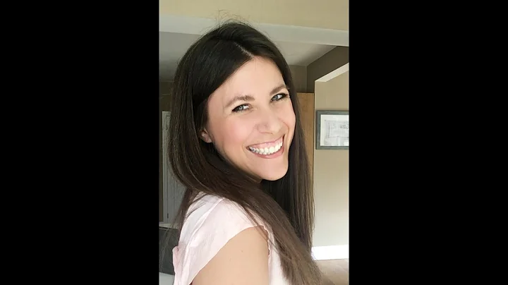 Stephanie Newton Photo 32