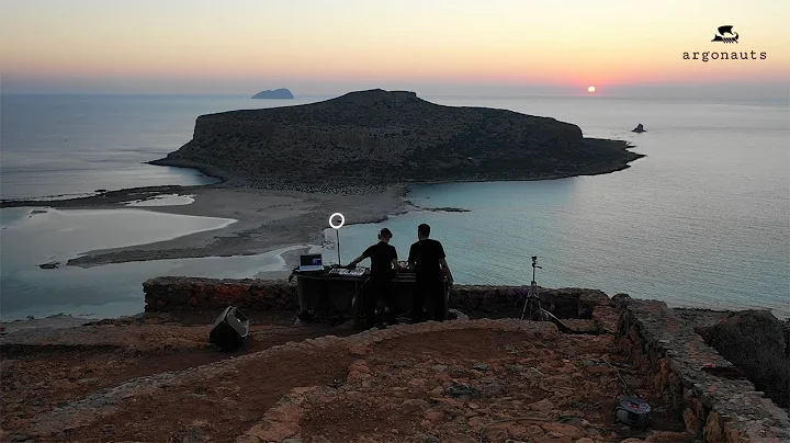 Nicholas Manolis Photo 11