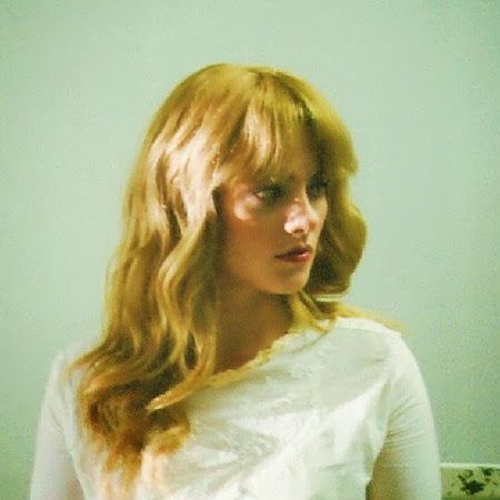 Alice Gold Photo 9