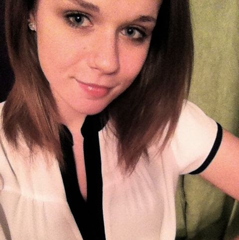 Emma May Photo 15