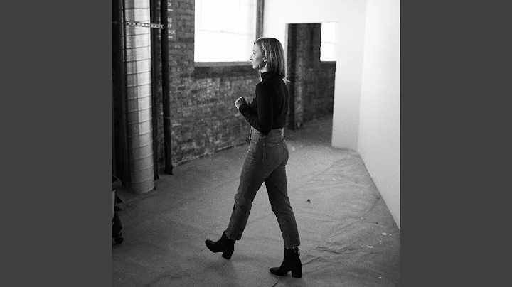 Betsy Phillips Photo 35