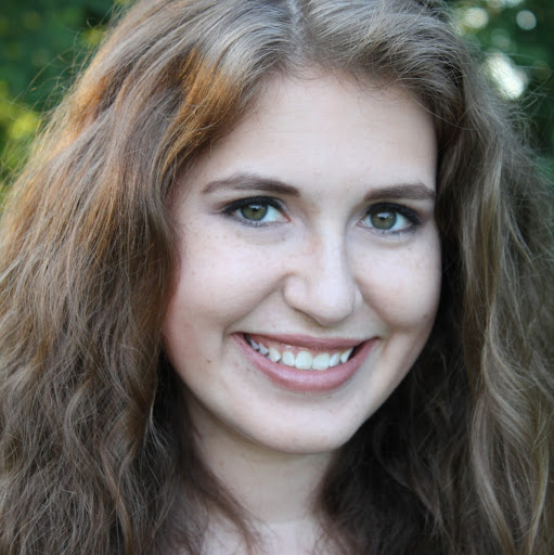 Jennifer Maynard Photo 16