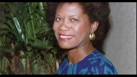 Patricia Elder Photo 23