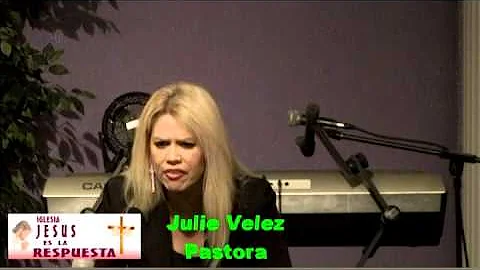 Julie Velez Photo 37