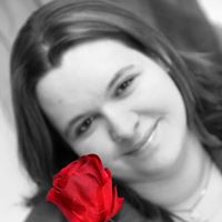 Stephanie Heinz Photo 4