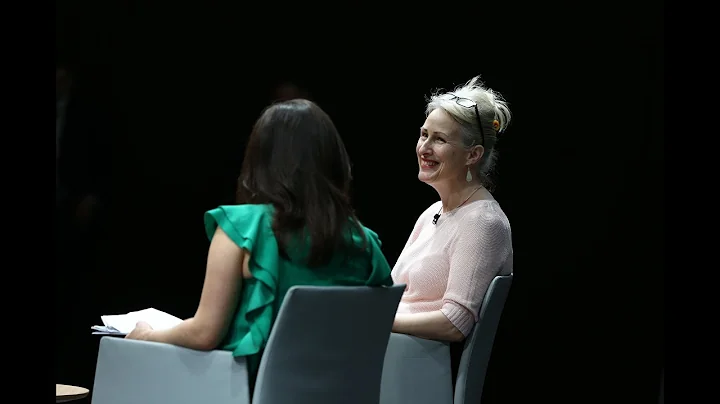 Renee Elliott Photo 30