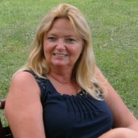 Jenny Elliott Photo 5