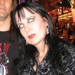 Linda Knowles Photo 16