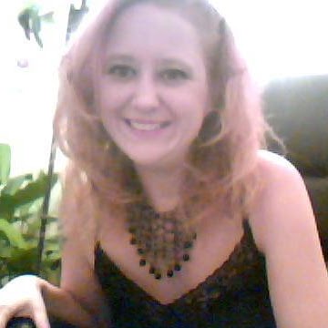 Stephanie Newcomb Photo 12