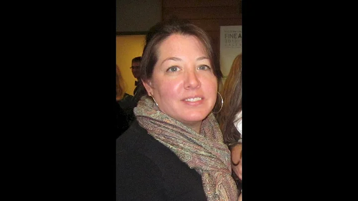 Julia Gandy Photo 15