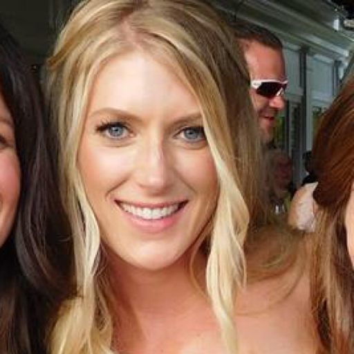 Kimberly Perry Photo 14