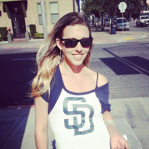 Sara Loveless Photo 10