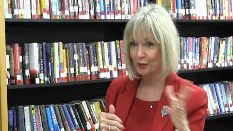 Lynn Eldridge Photo 27