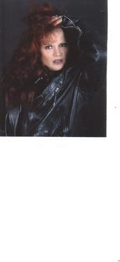 Julia Mitchell Photo 19