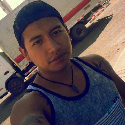 Oscar Valdivia Photo 5
