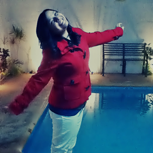 Perla Valencia Photo 15