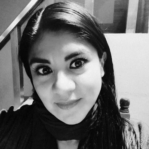 Laura Quiroz Photo 13