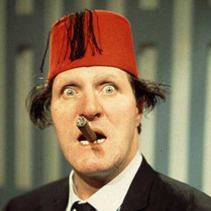 Tommy Cooper Photo 11