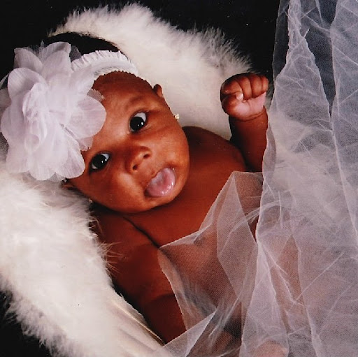 Tia Campbell Photo 9