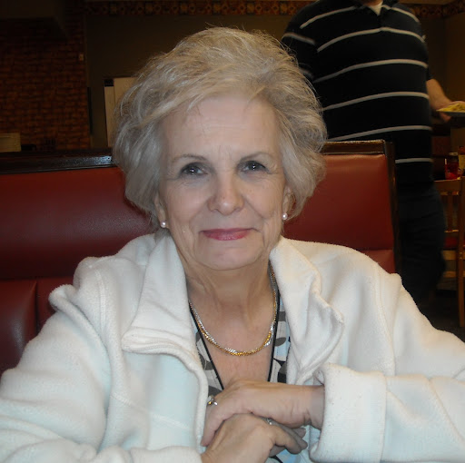 Joan Holland Photo 11