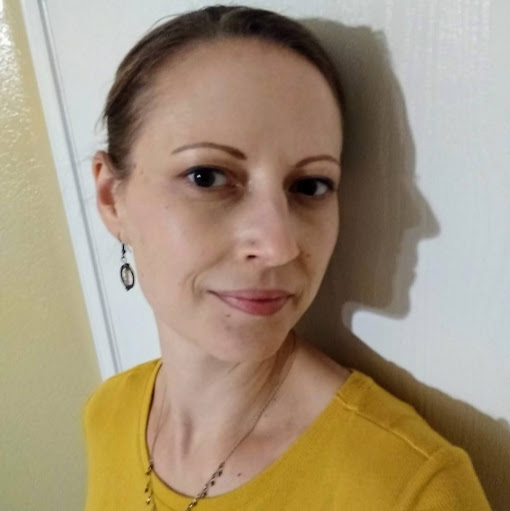 Lisa Bender Photo 16