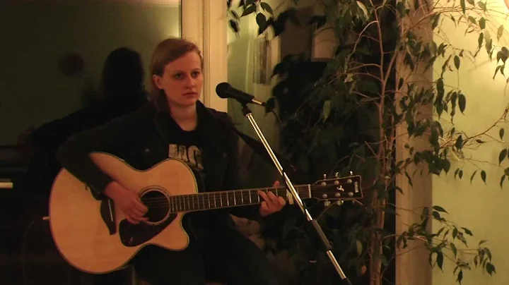 Annie Callahan Photo 18