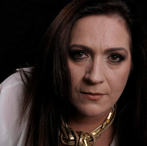 Angela Arruda Photo 11