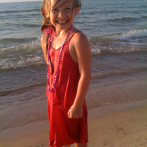 Lily Henderson Photo 14