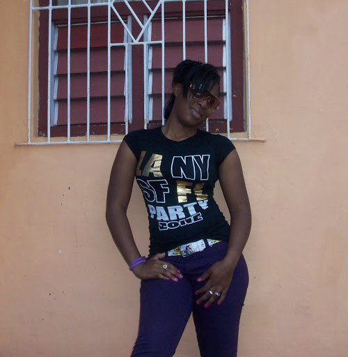 Alana Douglas Photo 12