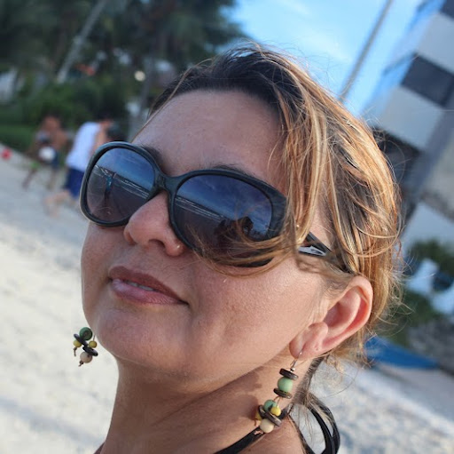 Lucelia Costa Photo 6