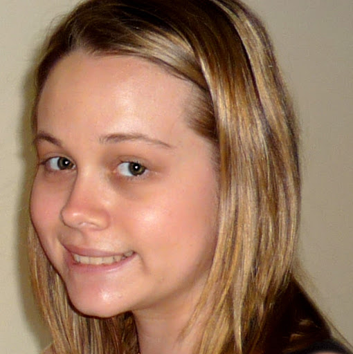 Sarah Barr Photo 14