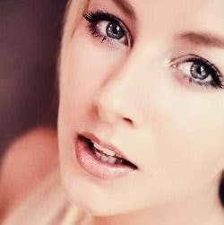 Elisabeth Rodriguez Photo 16