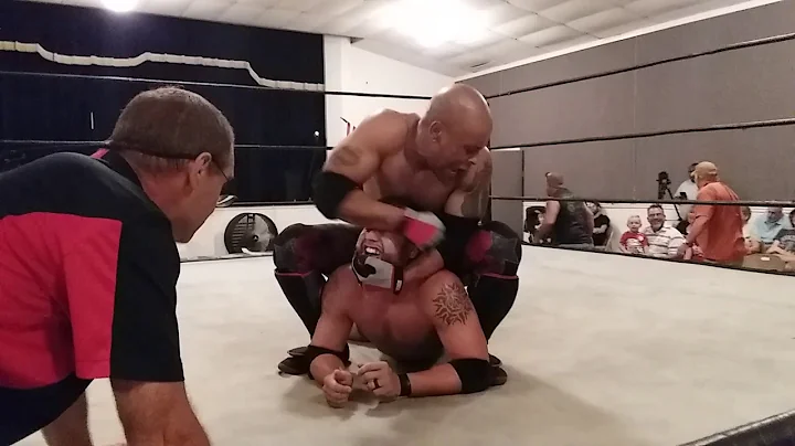 Logan Stevens Photo 29