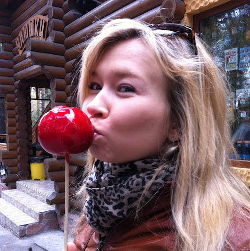 Natalie Elliot Photo 7